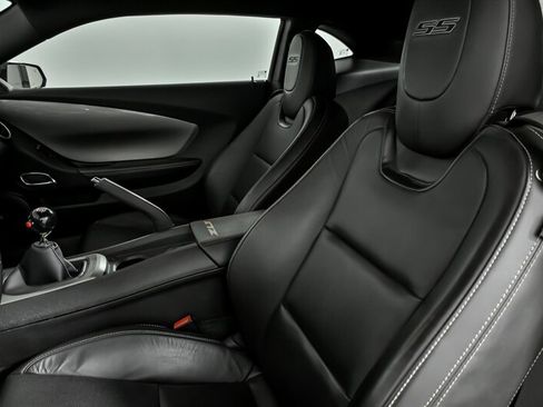 Used 2014 Chevrolet Camaro SS image 21
