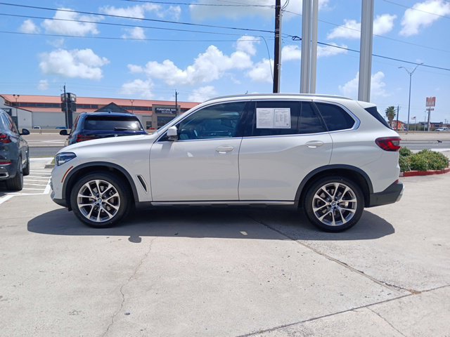 Used 2022 BMW X5 sDrive40i w/ Luxury Seating Package RWD image 6