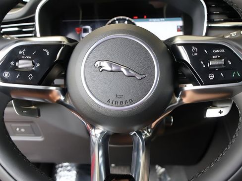 Used 2026 Jaguar F-PACE R-Dynamic S image 21