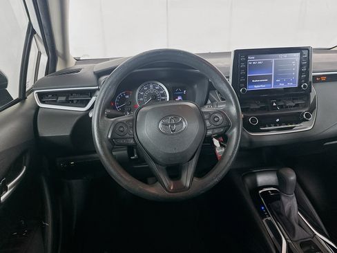 Used 2020 Toyota Corolla LE FWD image 17