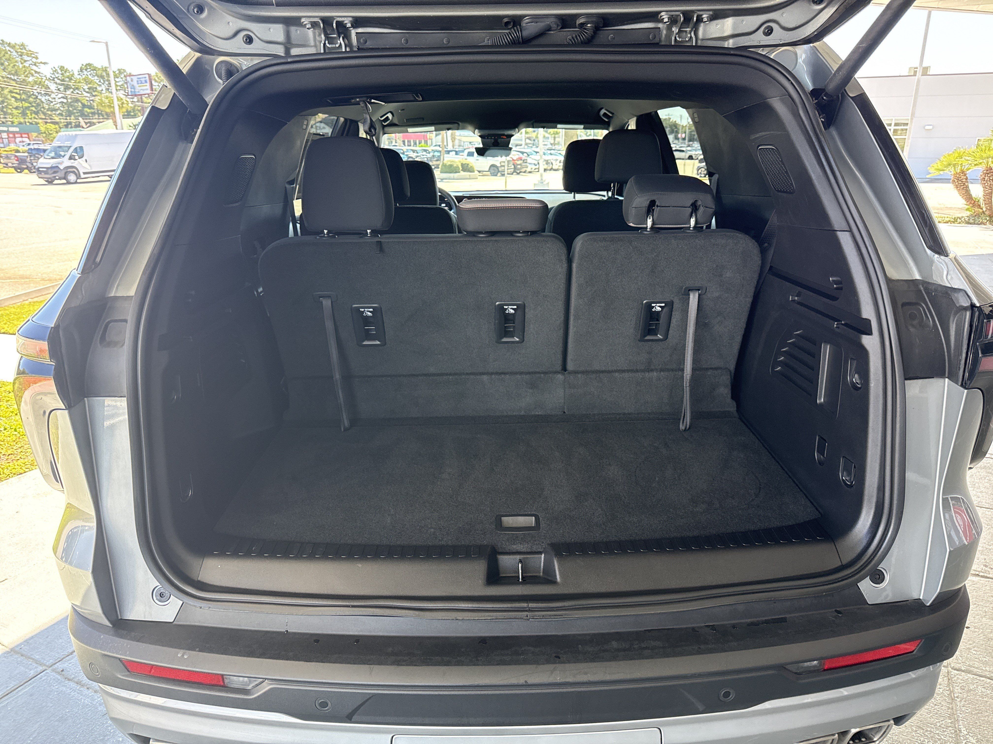 Used 2026 Chevrolet Traverse LT w/ Driver Confidence Package FWD image 32