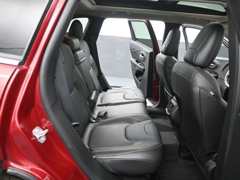 Used 2017 Jeep Cherokee Limited image 15