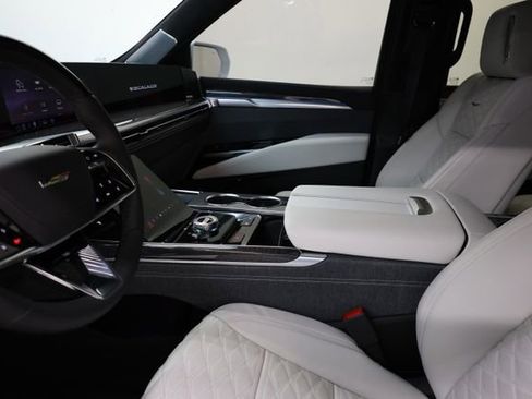 Used 2026 Cadillac Escalade V image 82