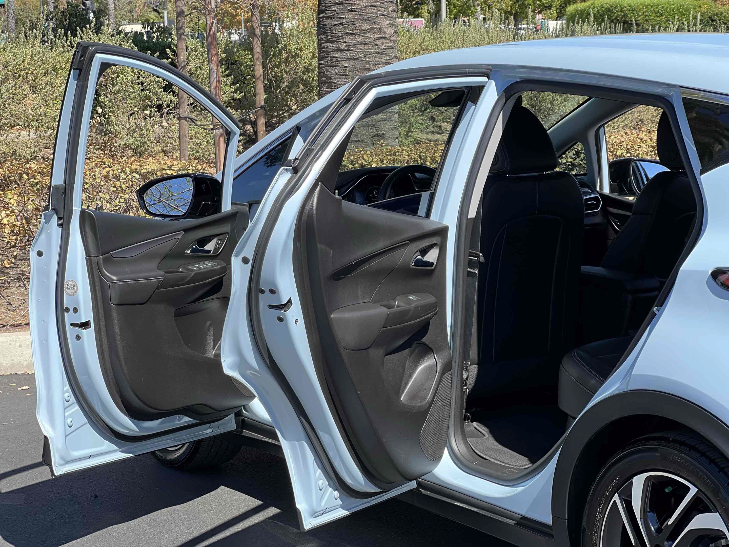 Used 2023 Chevrolet Bolt LT w/ Infotainment Package FWD image 58