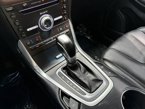 Used 2018 Ford Edge Titanium w/ Equipment Group 302A AWD/4WD image 37