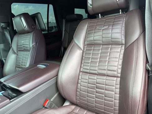 Used 2024 Cadillac Escalade Sport Platinum w/ LPO, ONYX Package AWD/4WD image 25