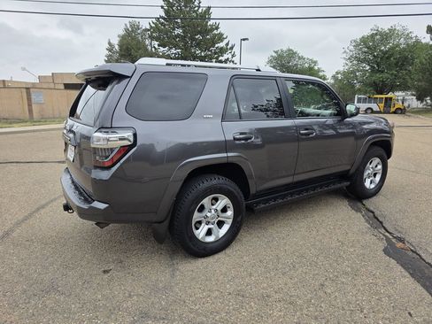 Used 2016 Toyota 4Runner SR5 AWD/4WD image 7