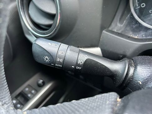 Used 2022 Toyota Tacoma SR5 w/ Technology Package image 22