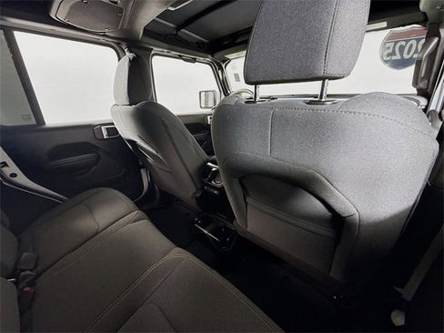 Used 2025 Jeep Wrangler Sport S image 28