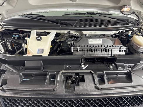 Used 2022 Chevrolet Express 2500 w/ Driver Convenience Package image 23