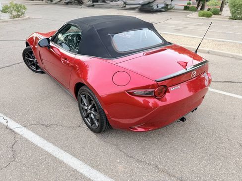Used 2016 MAZDA MX-5 Miata Club RWD image 5