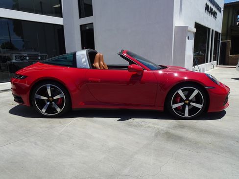 Used 2024 Porsche 911 Targa 4S AWD/4WD image 9
