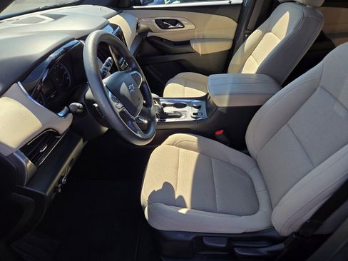 Used 2023 Chevrolet Traverse LS w/ Midnight/Sport Edition image 3