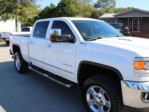 Used 2016 GMC Sierra 2500 SLT w/ Duramax Plus Package image 10