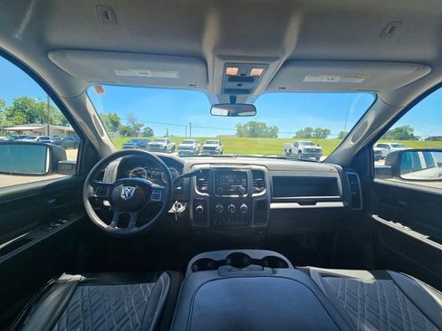 Used 2018 RAM 2500 Tradesman w/ Chrome Appearance Group AWD/4WD image 12