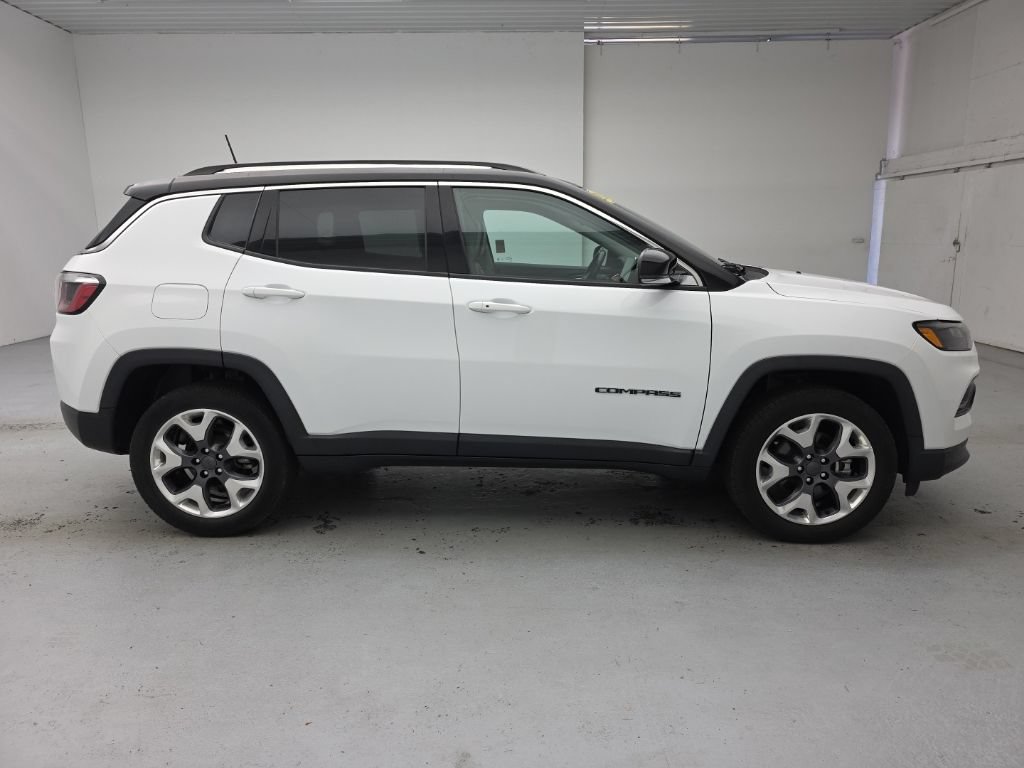 Used 2022 Jeep Compass Limited AWD/4WD image 13