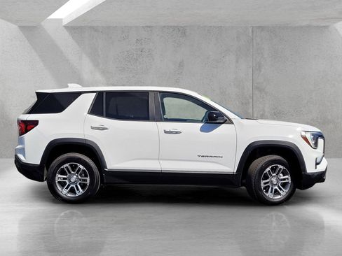 Used 2025 GMC Terrain Elevation AWD/4WD image 3