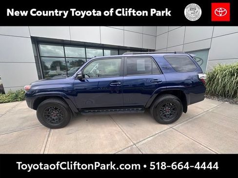 Used 2023 Toyota 4Runner TRD Off-Road Premium w/ Moonroof Package AWD/4WD image 6