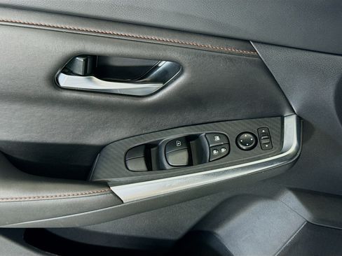 Used 2024 Nissan Sentra SR w/ SR Premium Package FWD image 24