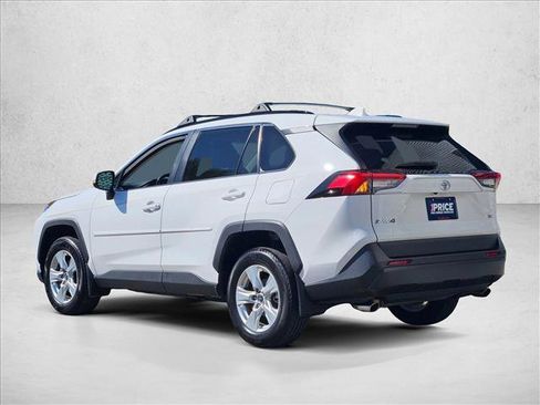 Used 2020 Toyota RAV4 XLE w/ Convenience Package FWD image 8