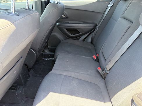Used 2020 Chevrolet Trax LS w/ Tint and Cruise Package FWD image 12