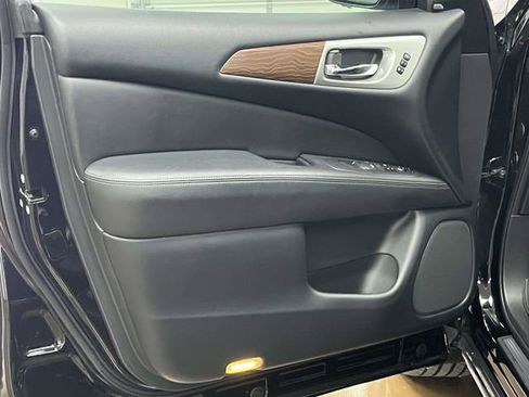 Used 2018 Nissan Pathfinder Platinum FWD image 15