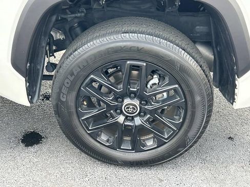 Used 2024 Toyota Tundra Limited image 13