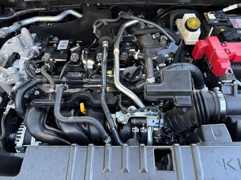 Used 2025 Nissan Kicks SV AWD/4WD image 30