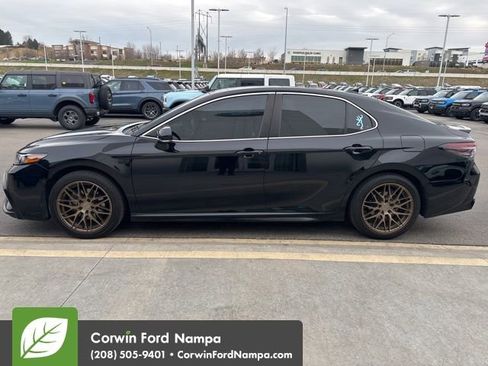 Used 2023 Toyota Camry SE w/ Cold Weather Package image 4