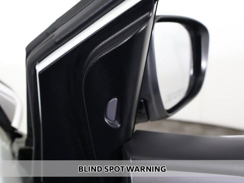 Used 2020 Nissan Murano S w/ Technology Package image 3