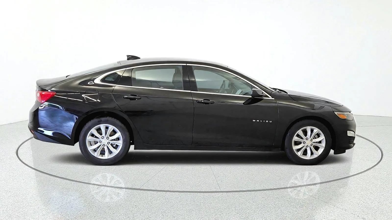 Used 2025 Chevrolet Malibu LT FWD image 10