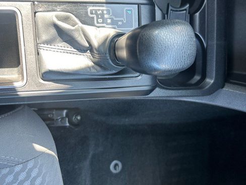 Used 2022 Toyota Tacoma SR AWD/4WD image 19