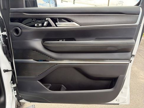 Used 2024 Jeep Grand Wagoneer Series II w/ Quick Order Packagew 28T image 39