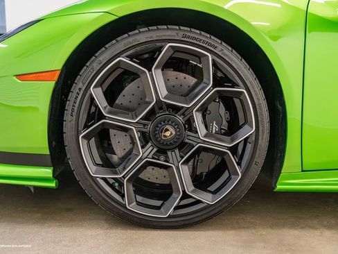 Used 2024 Lamborghini Huracan Tecnica RWD image 6