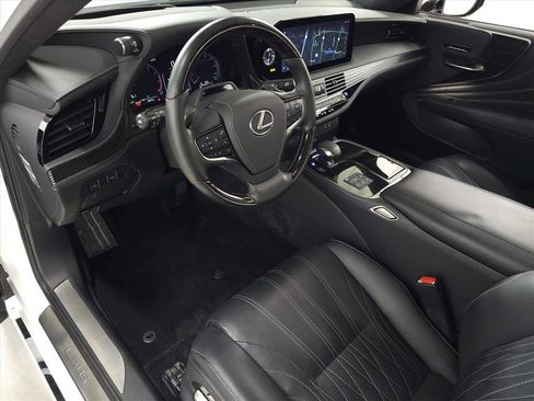 Used 2024 Lexus LS 500 AWD w/ Luxury Package image 16