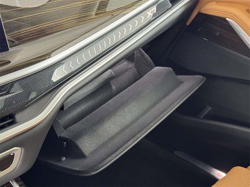Used 2023 BMW X7 xDrive40i image 30