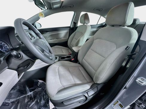 Used 2017 Hyundai Elantra SE FWD image 11
