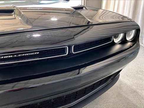 Used 2023 Dodge Challenger SXT image 7