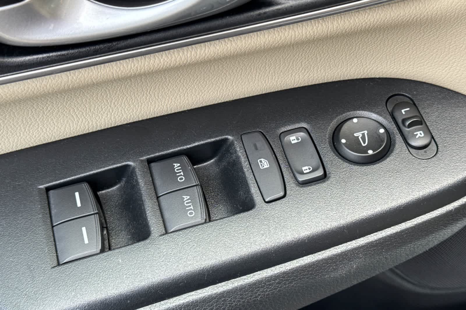 Used 2020 Honda CR-V Touring image 13
