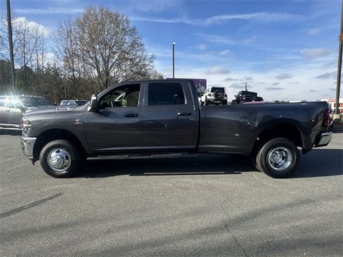 New 2026 RAM 3500 Tradesman image 10