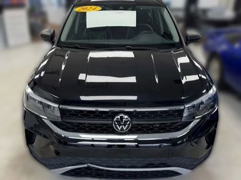 Used 2024 Volkswagen Taos S image 2