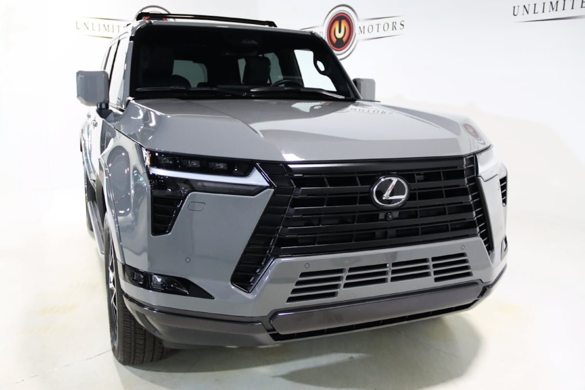 Used 2024 Lexus GX 550 w/ Accessory Package (2T) AWD/4WD image 8