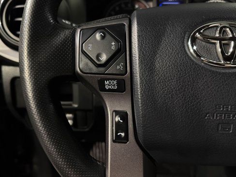 Used 2017 Toyota Tacoma TRD Sport image 21