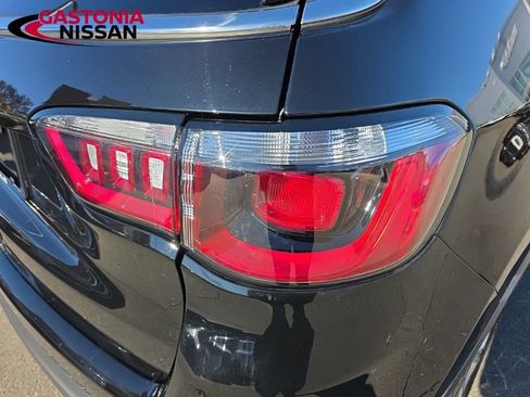 Used 2025 Jeep Compass Sport image 19