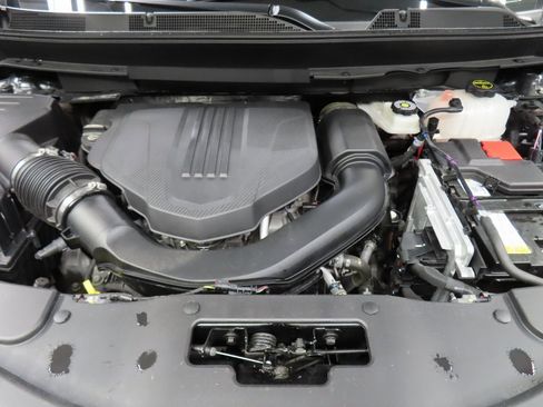 Used 2024 Chevrolet Traverse RS image 32