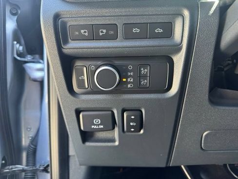 Used 2022 Ford F150 Lightning Lariat AWD/4WD image 32