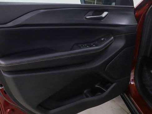 Used 2023 Jeep Grand Cherokee Laredo w/ Luxury Tech Group I image 22