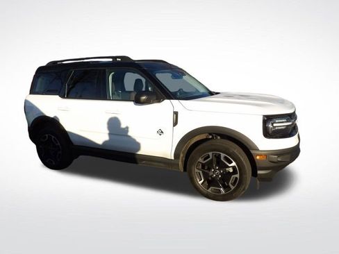 Certified 2023 Ford Bronco Sport Outer Banks w/ Tech Package image 9