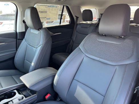 New 2026 Ford Explorer Active w/ Active Comfort Package image 8