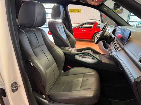 Used 2020 Mercedes-Benz GLS 450 4MATIC image 26